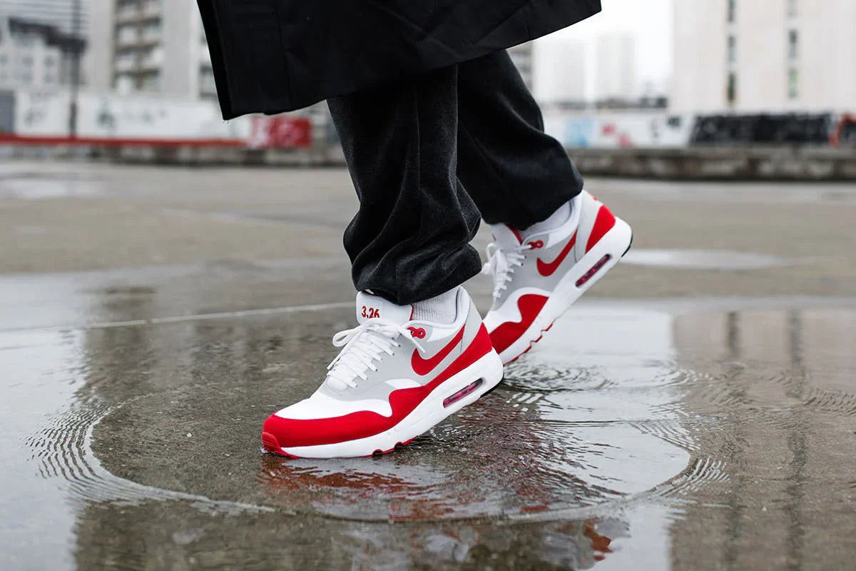 NIKE
