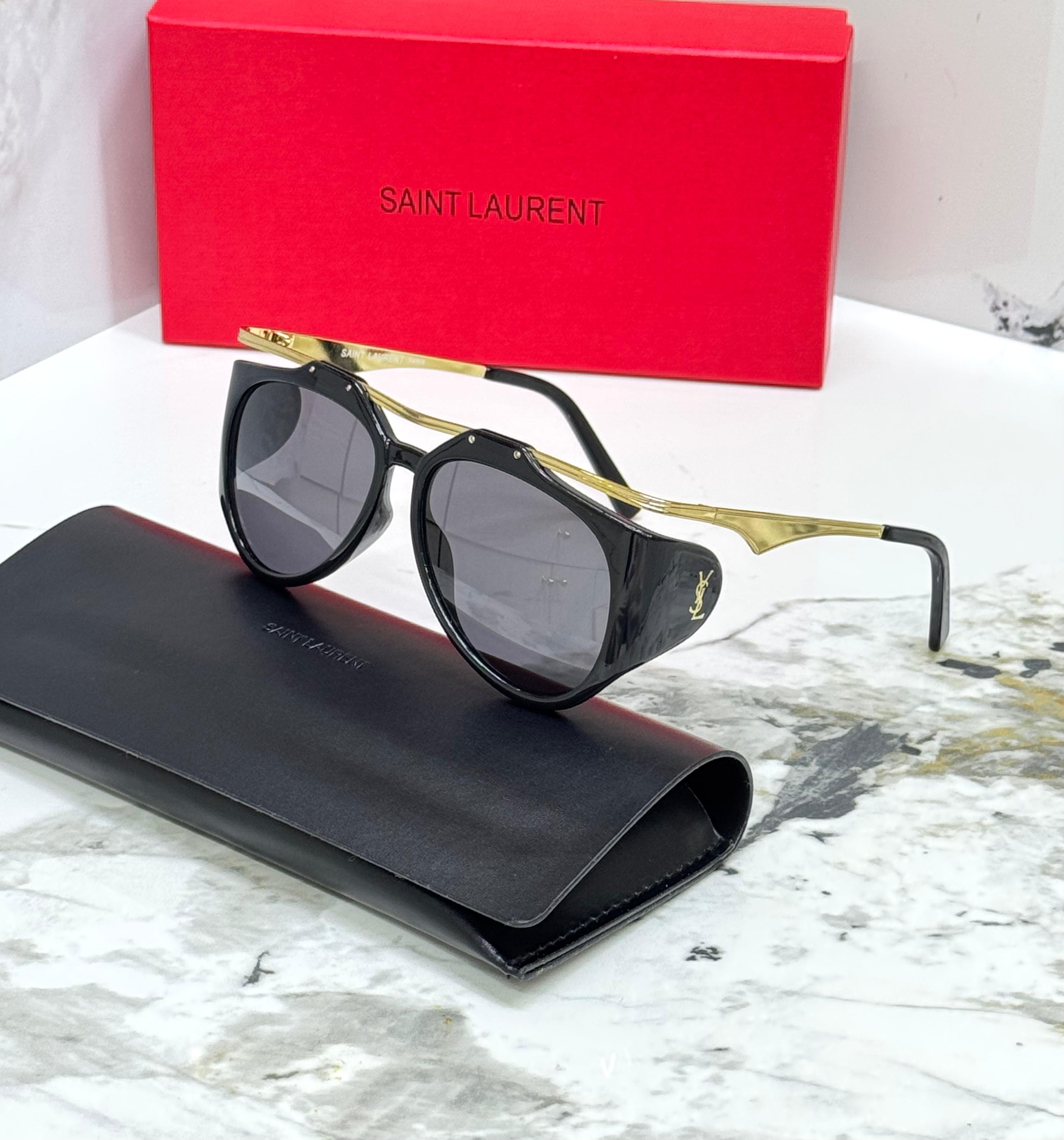 SAINT LAURENT