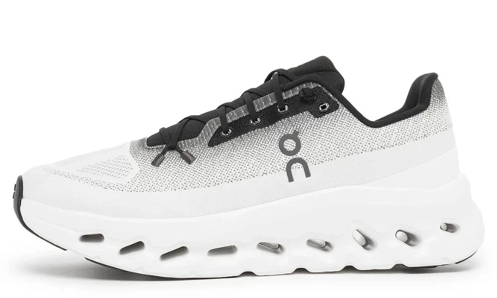 On Cloudtilt "Black/Ivory"