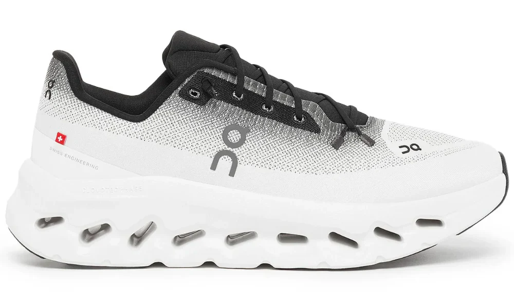 On Cloudtilt "Black/Ivory"