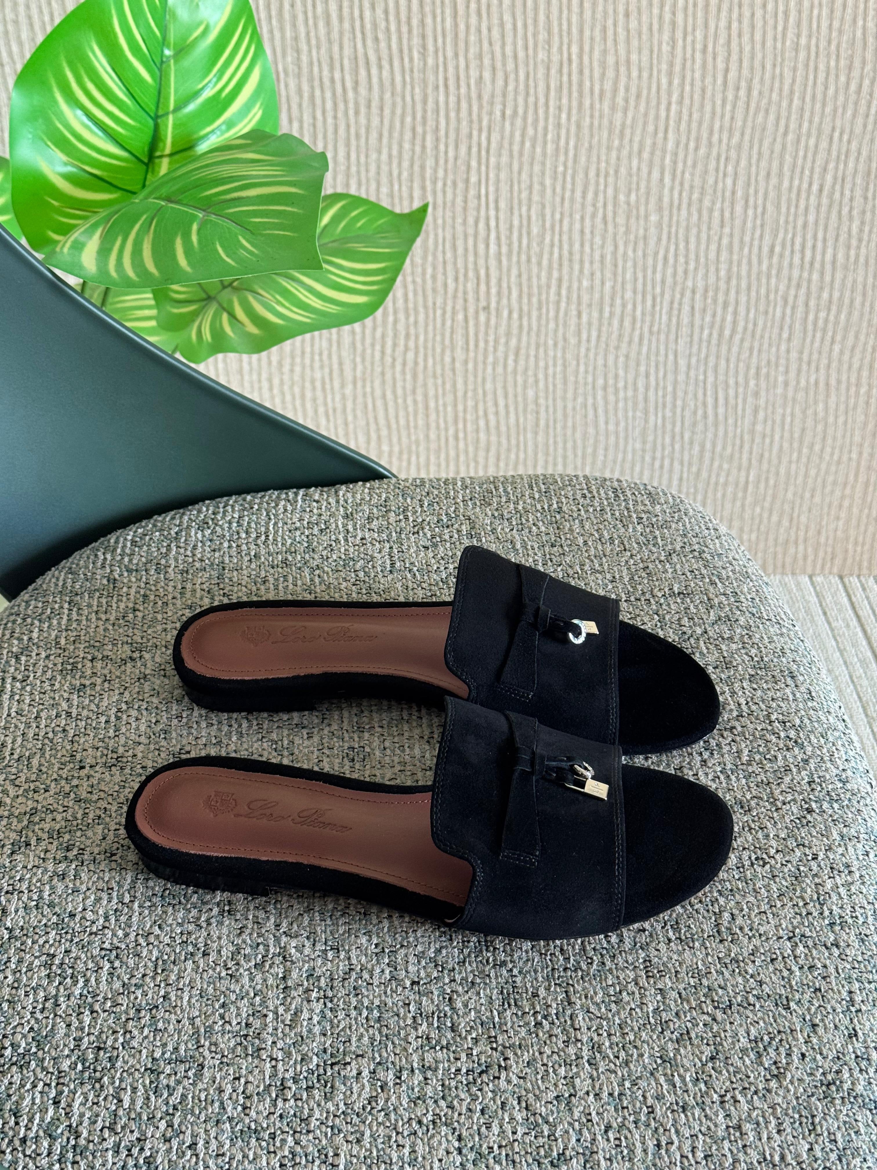 Loro Paina slipper